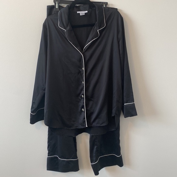 Natori Other - NATORI Satin Pajama Set